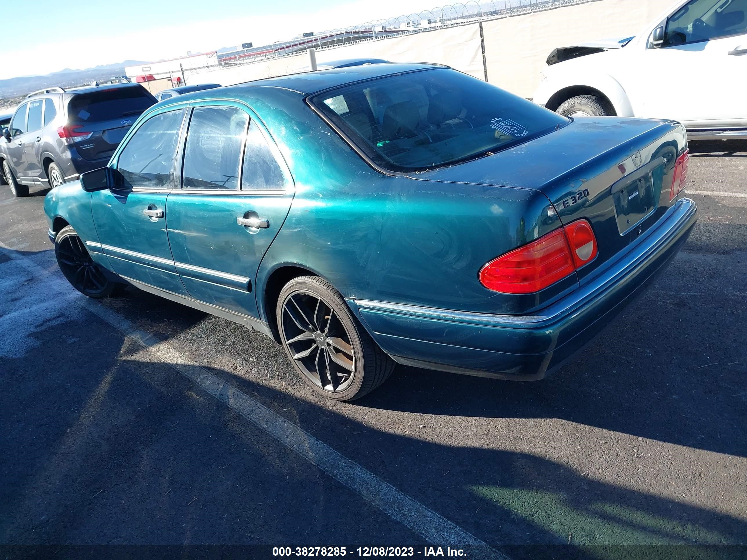 Photo 2 VIN: WDBJF65F9WA677150 - MERCEDES-BENZ E-KLASSE 