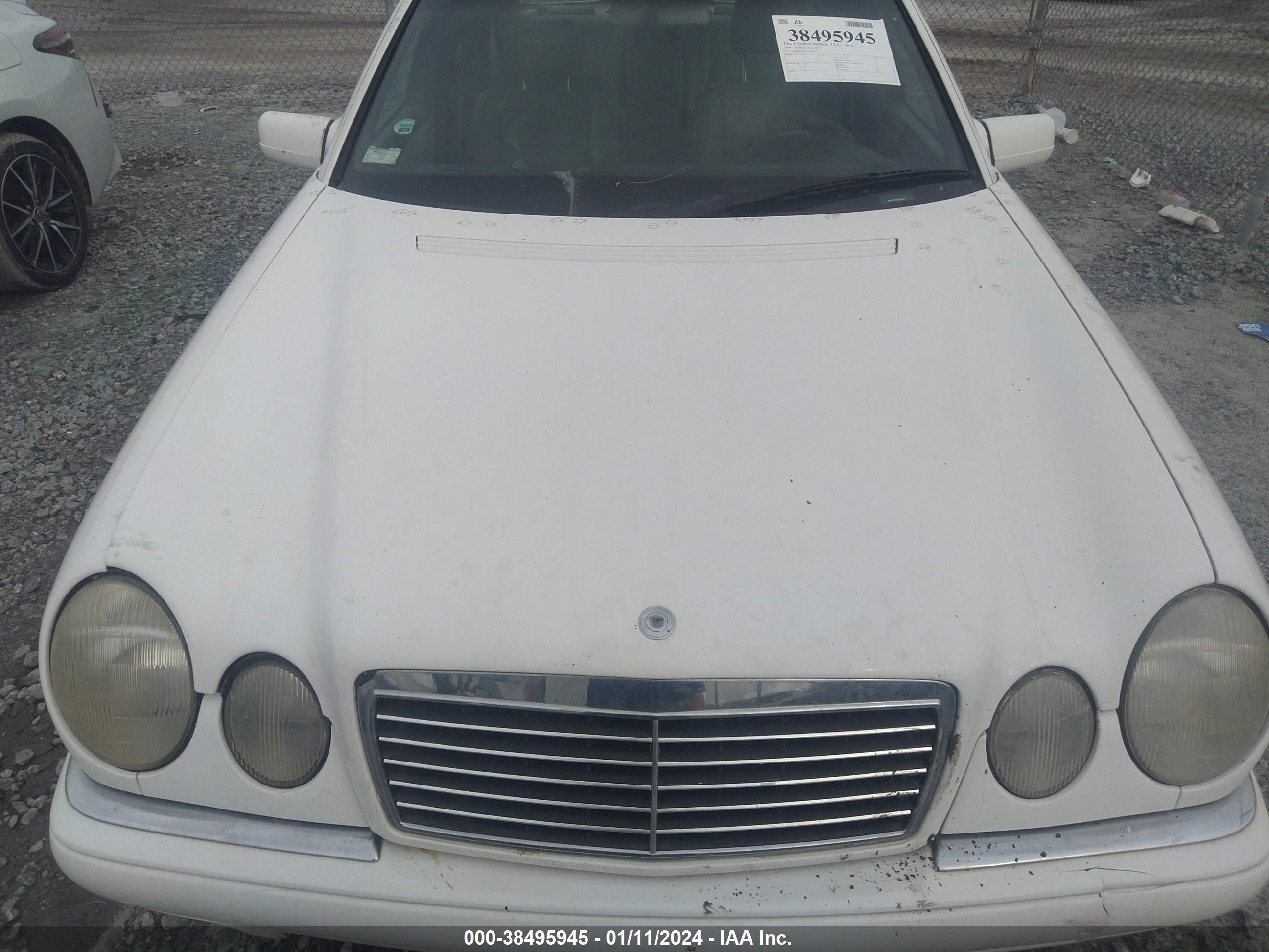 Photo 9 VIN: WDBJF65FXWA584007 - MERCEDES-BENZ E-KLASSE 