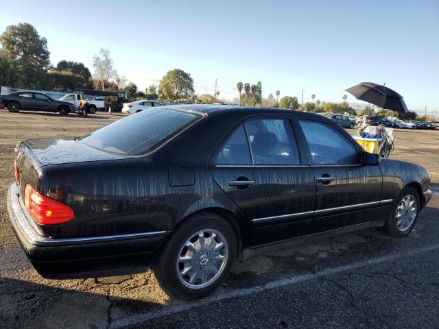 Photo 2 VIN: WDBJF65H0XA759660 - MERCEDES-BENZ E-CLASS 