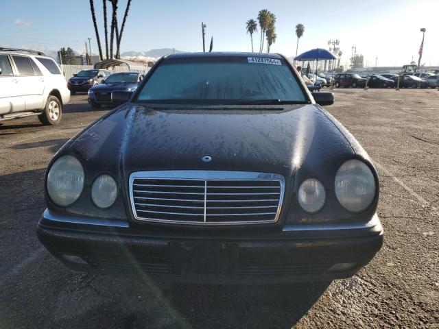 Photo 4 VIN: WDBJF65H0XA759660 - MERCEDES-BENZ E-CLASS 