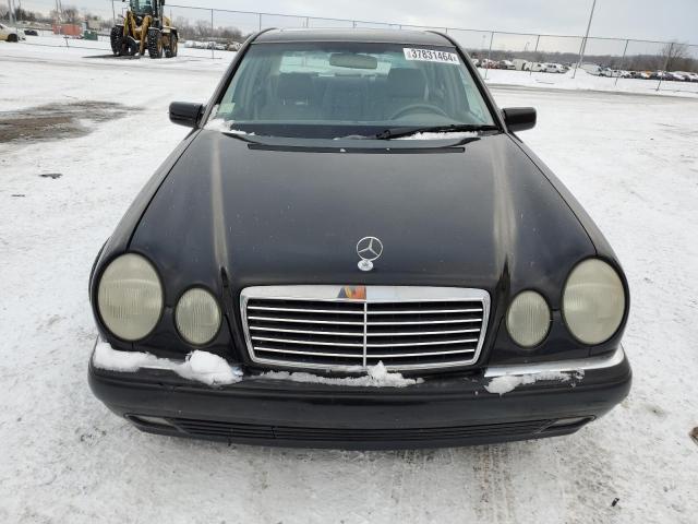 Photo 4 VIN: WDBJF65H1XA719958 - MERCEDES-BENZ E 320 