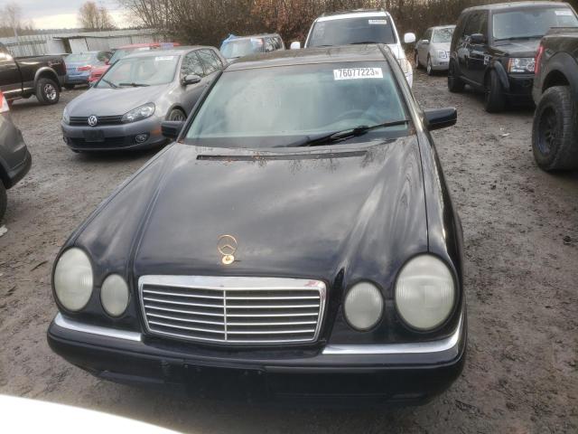 Photo 4 VIN: WDBJF65H2XA790828 - MERCEDES-BENZ E-CLASS 