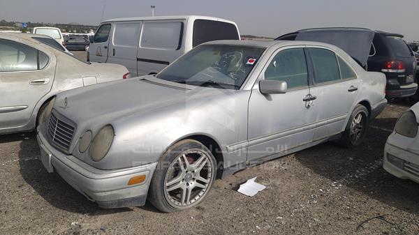 Photo 3 VIN: WDBJF65H4XA720411 - MERCEDES-BENZ E 320 