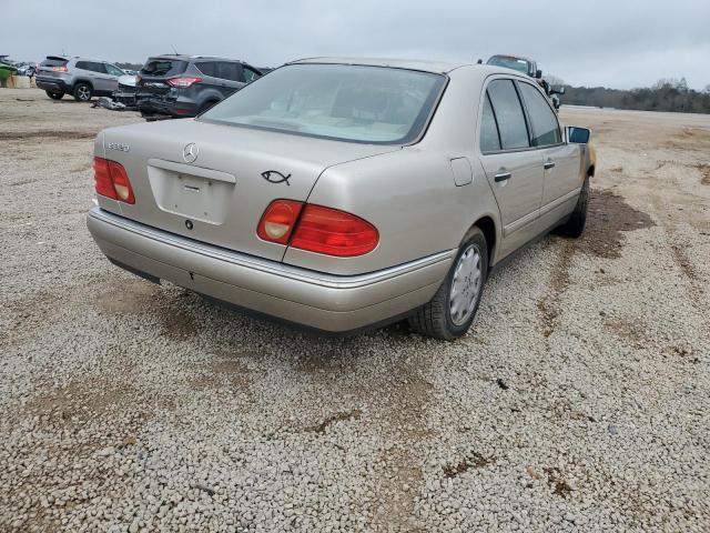 Photo 2 VIN: WDBJF65H5XA888851 - MERCEDES-BENZ E 320 