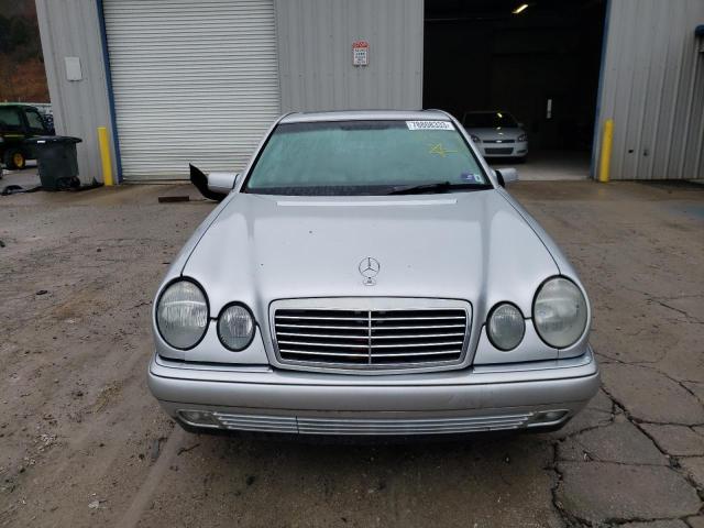 Photo 4 VIN: WDBJF65H7XA931313 - MERCEDES-BENZ E-CLASS 