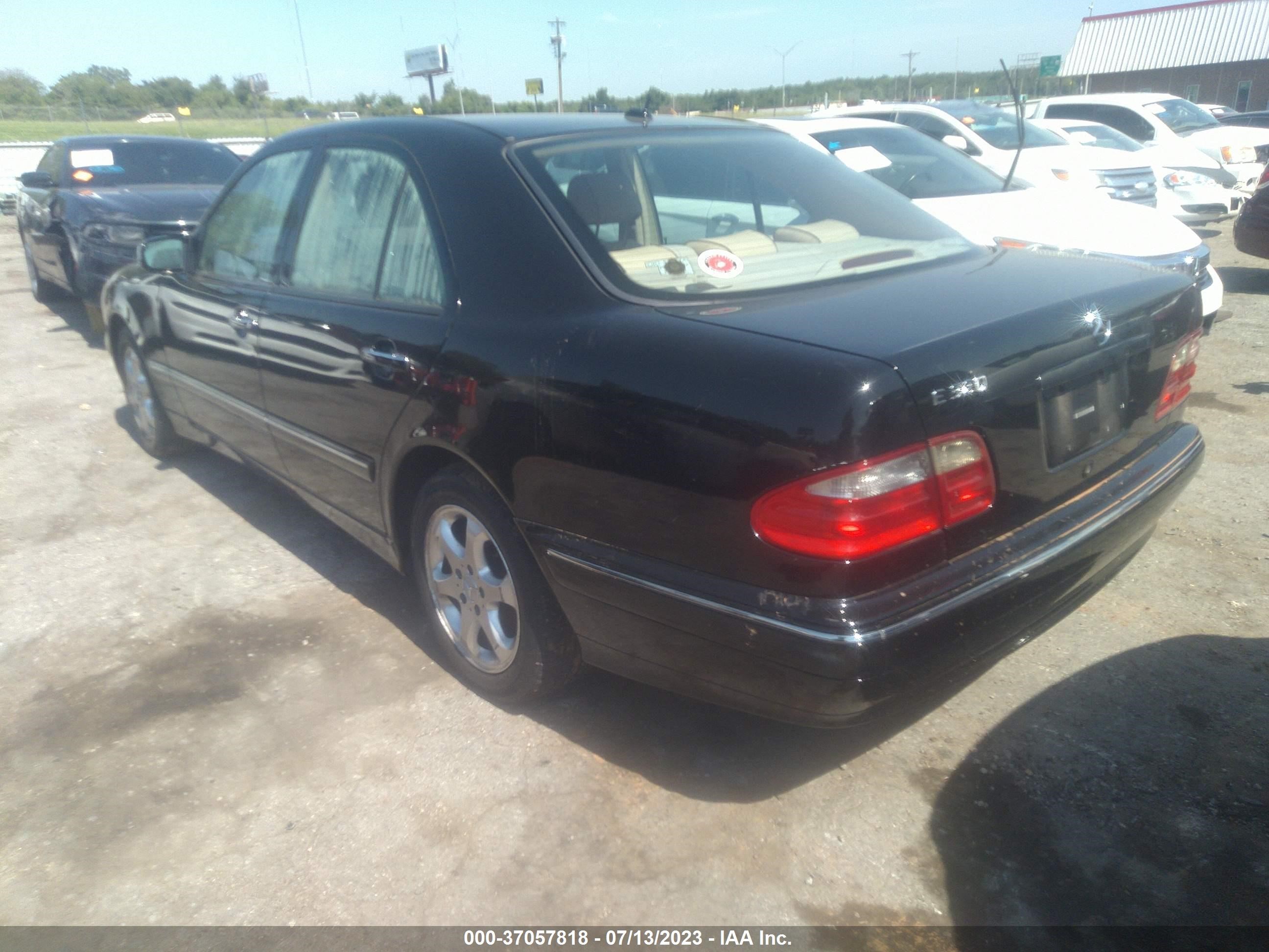 Photo 2 VIN: WDBJF65J02B402808 - MERCEDES-BENZ E-KLASSE 