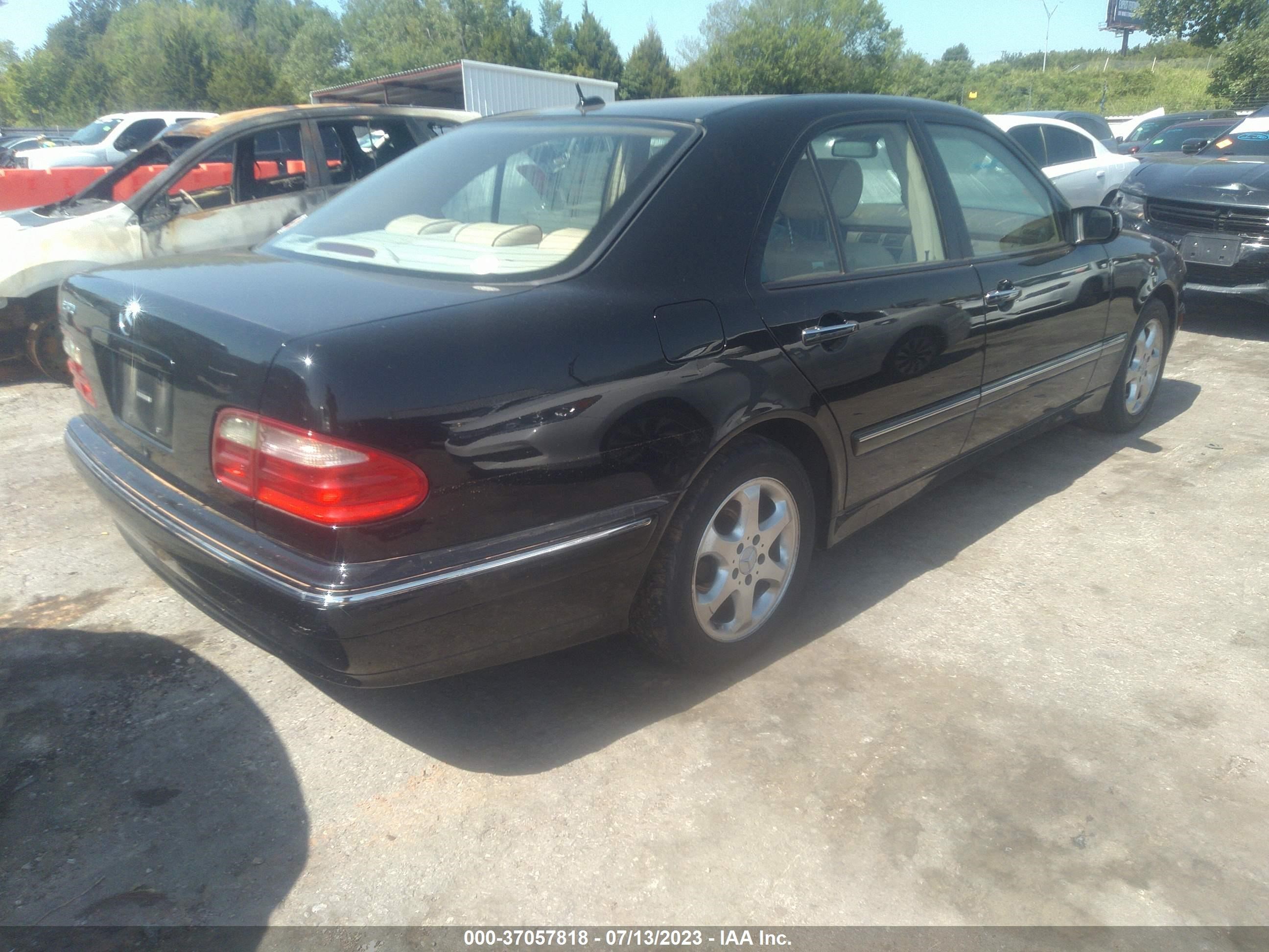 Photo 3 VIN: WDBJF65J02B402808 - MERCEDES-BENZ E-KLASSE 