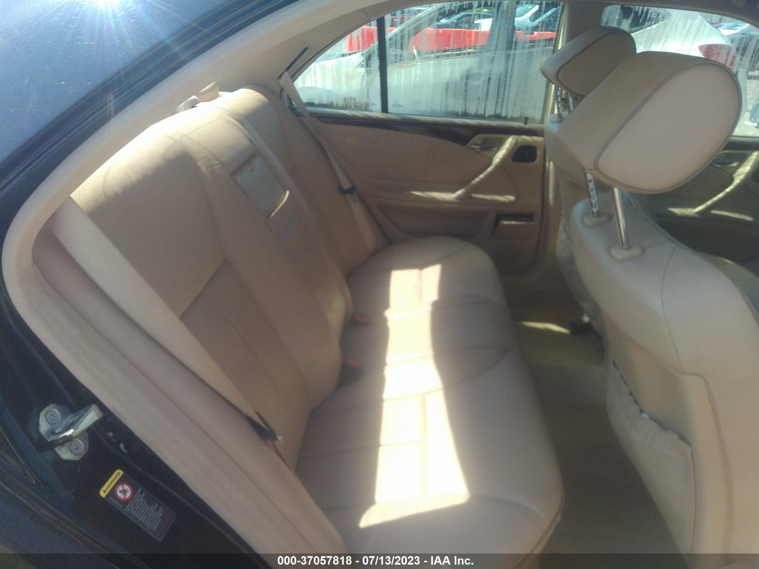 Photo 7 VIN: WDBJF65J02B402808 - MERCEDES-BENZ E-KLASSE 