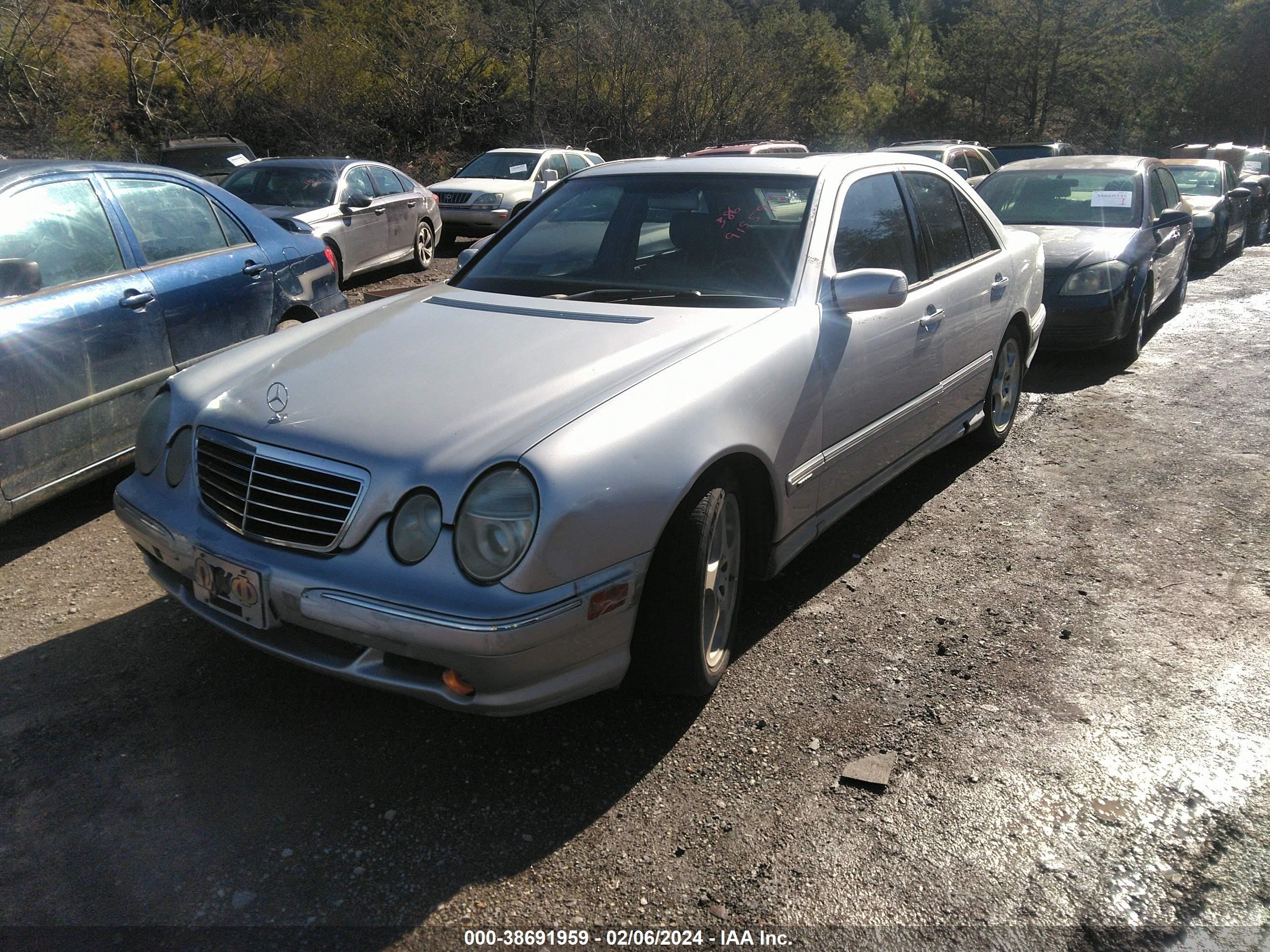 Photo 1 VIN: WDBJF65J02B447828 - MERCEDES-BENZ E-KLASSE 