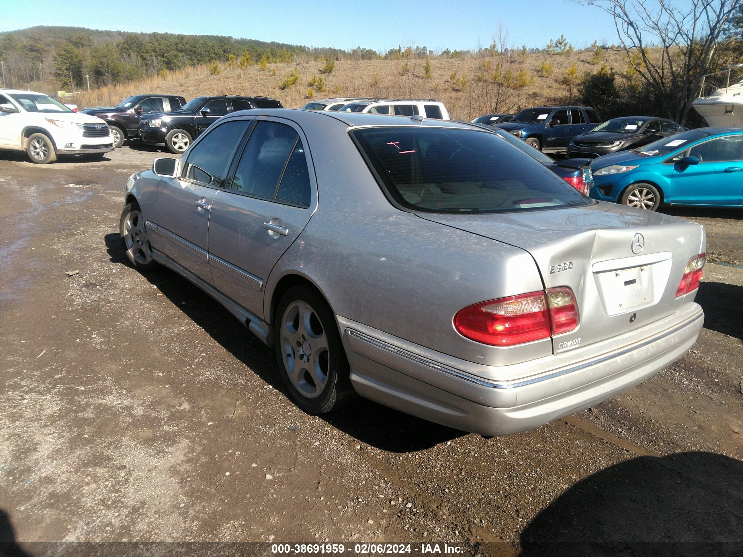 Photo 2 VIN: WDBJF65J02B447828 - MERCEDES-BENZ E-KLASSE 