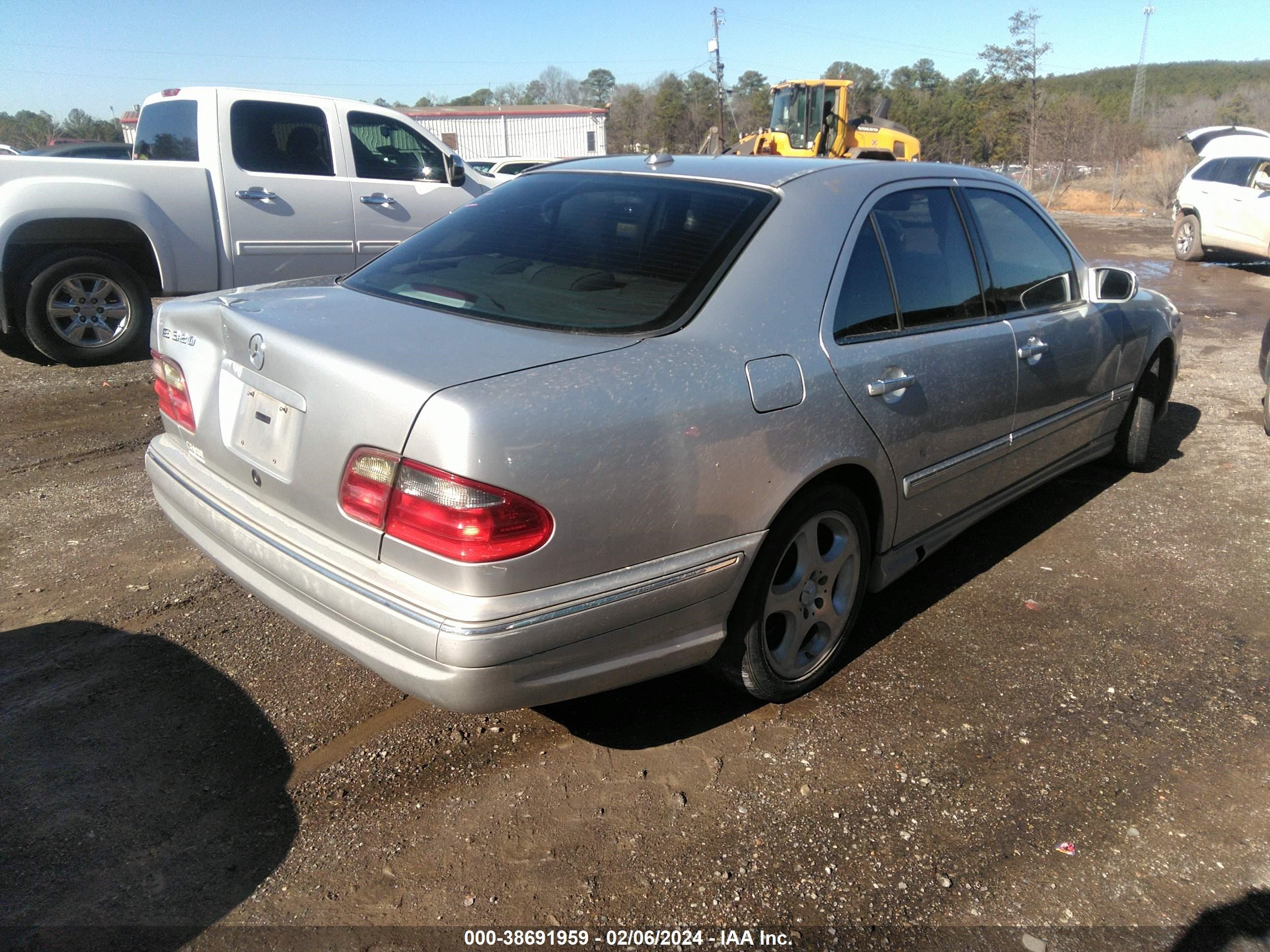 Photo 3 VIN: WDBJF65J02B447828 - MERCEDES-BENZ E-KLASSE 