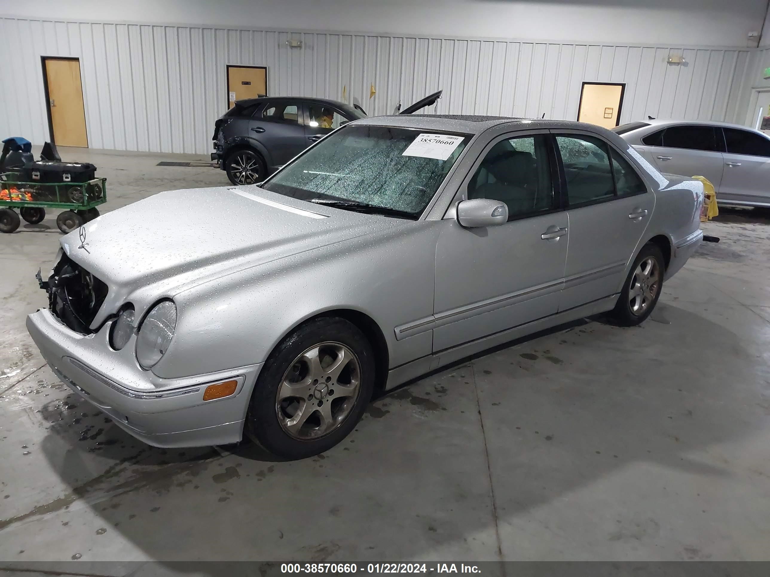 Photo 1 VIN: WDBJF65J02B489819 - MERCEDES-BENZ E-KLASSE 