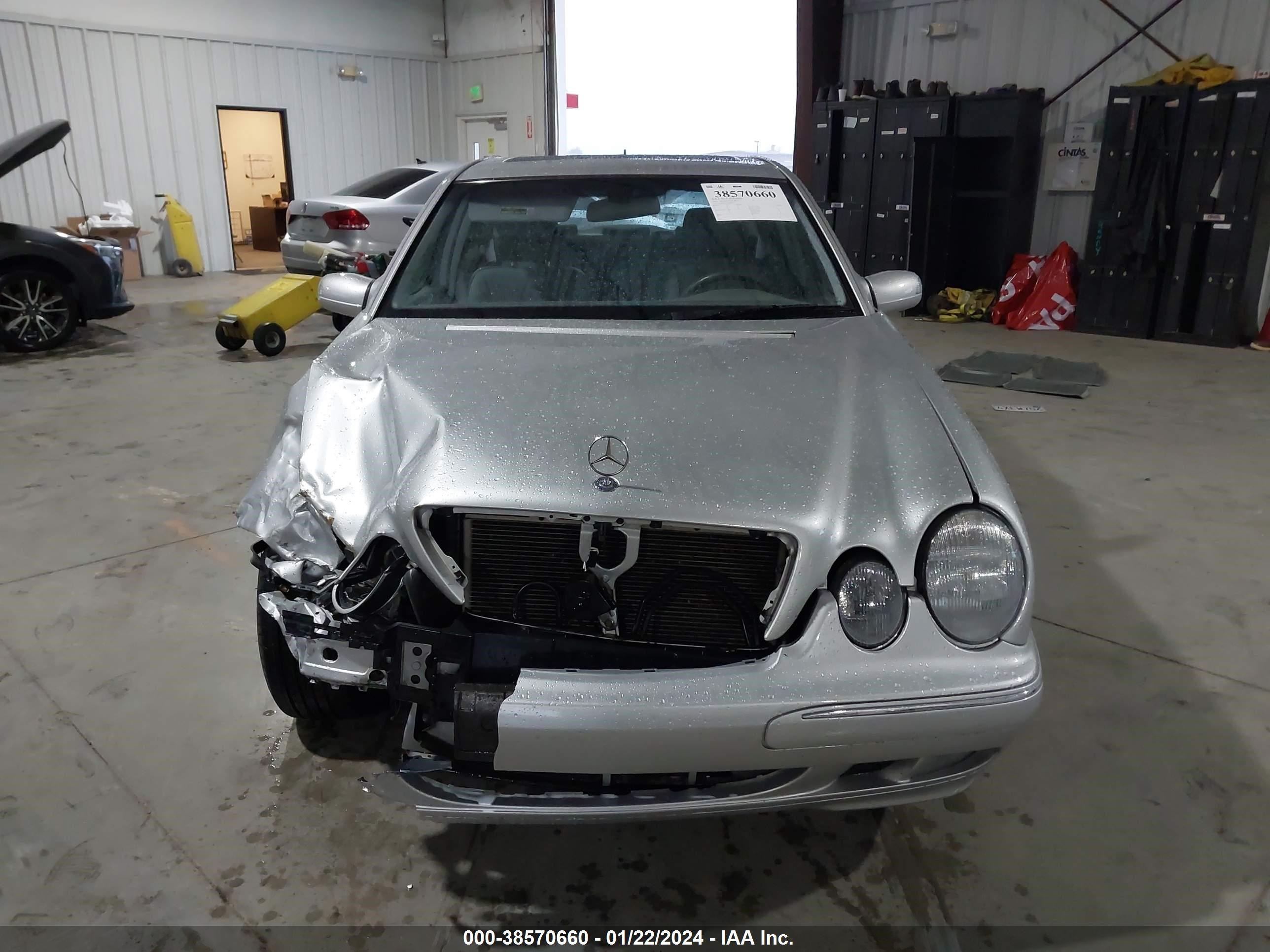 Photo 11 VIN: WDBJF65J02B489819 - MERCEDES-BENZ E-KLASSE 