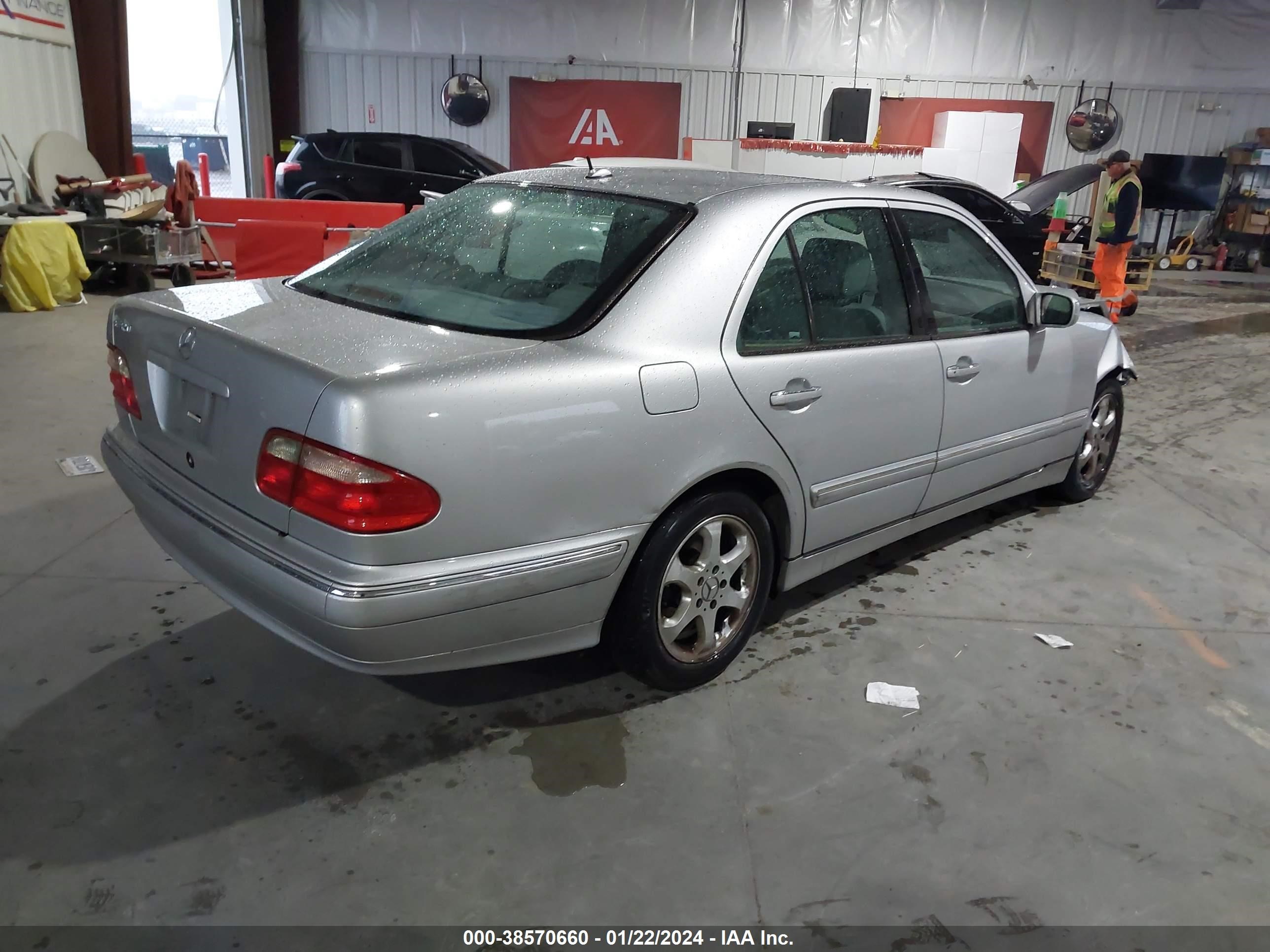 Photo 3 VIN: WDBJF65J02B489819 - MERCEDES-BENZ E-KLASSE 