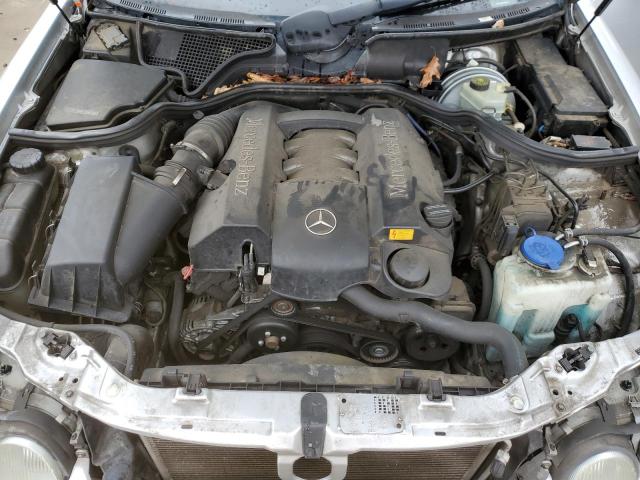 Photo 10 VIN: WDBJF65J0YB063458 - MERCEDES-BENZ E-CLASS 