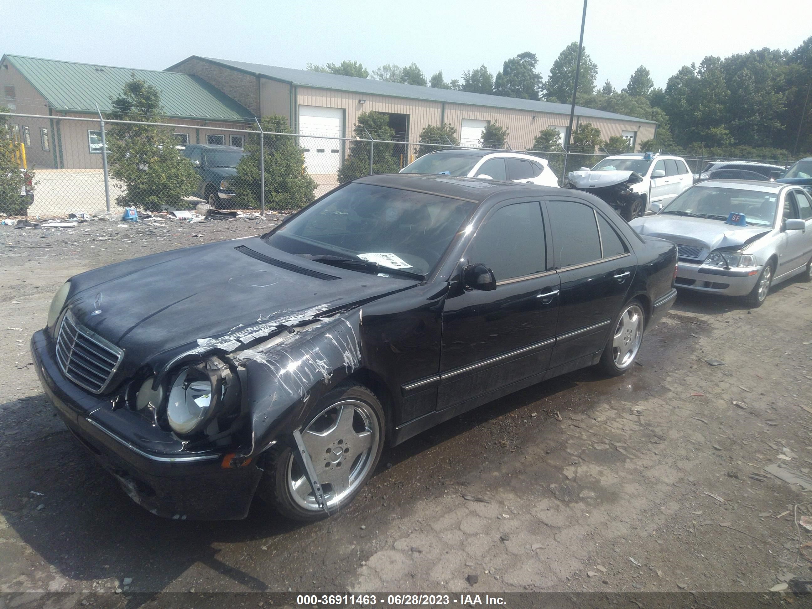 Photo 1 VIN: WDBJF65J0YB087050 - MERCEDES-BENZ E-KLASSE 