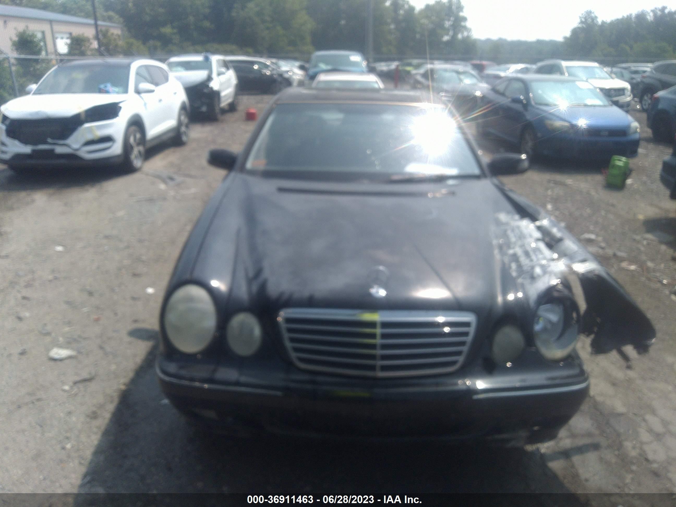 Photo 11 VIN: WDBJF65J0YB087050 - MERCEDES-BENZ E-KLASSE 