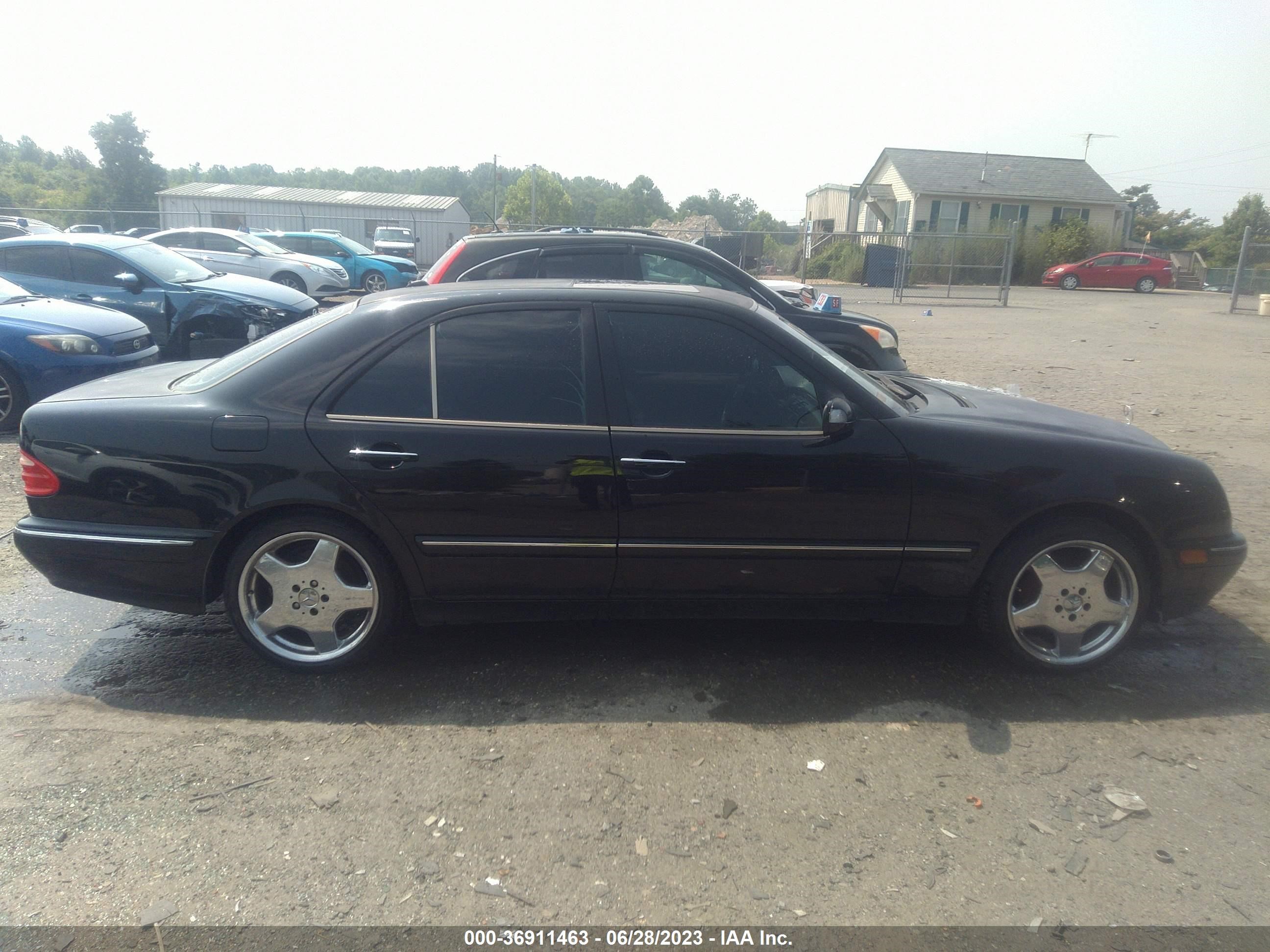 Photo 12 VIN: WDBJF65J0YB087050 - MERCEDES-BENZ E-KLASSE 