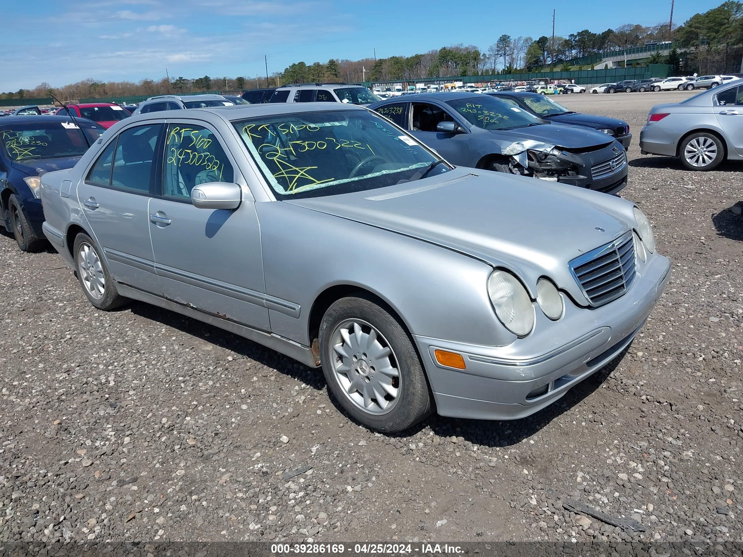 Photo 0 VIN: WDBJF65J11B271256 - MERCEDES-BENZ NULL 