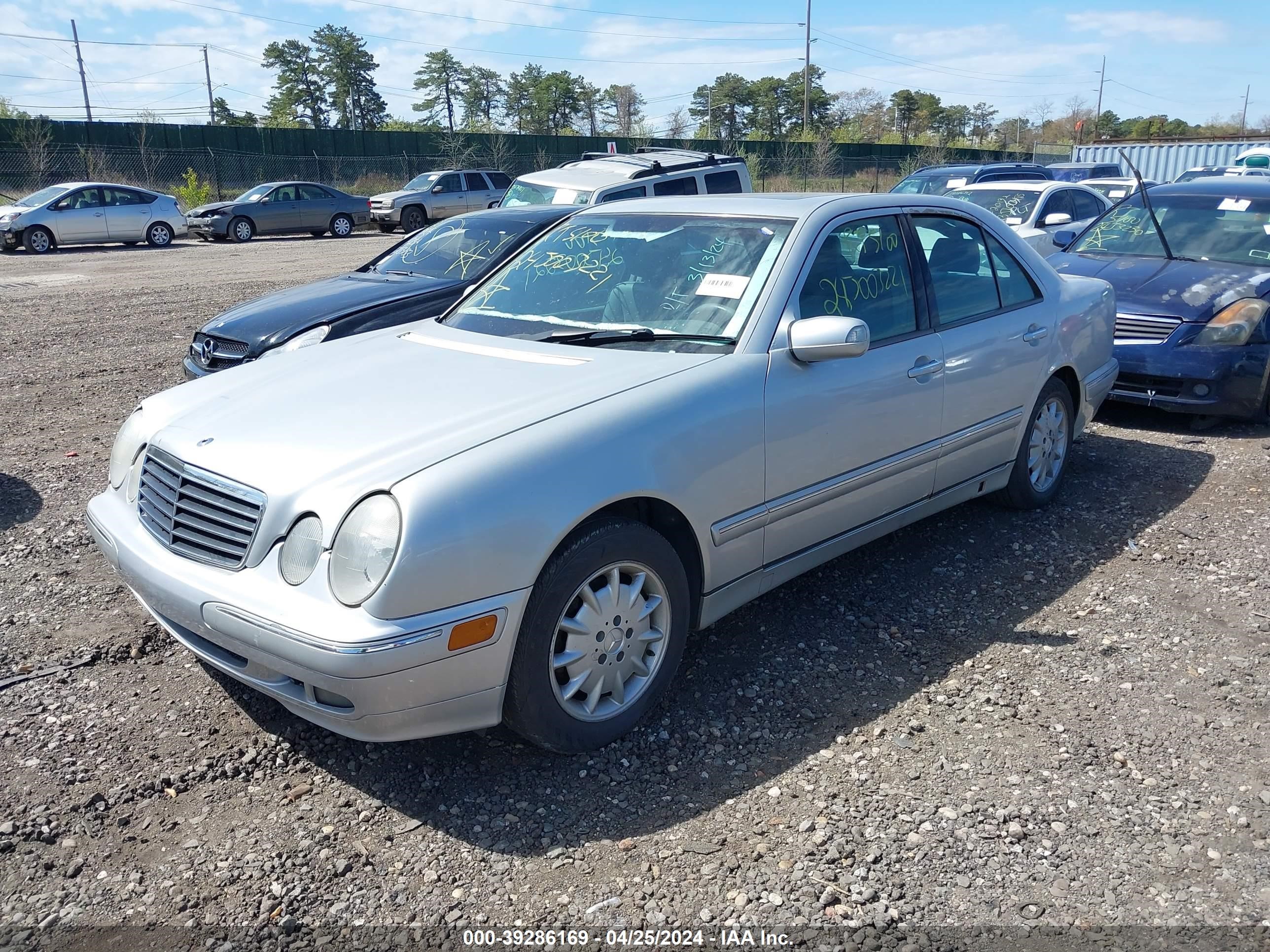 Photo 1 VIN: WDBJF65J11B271256 - MERCEDES-BENZ NULL 