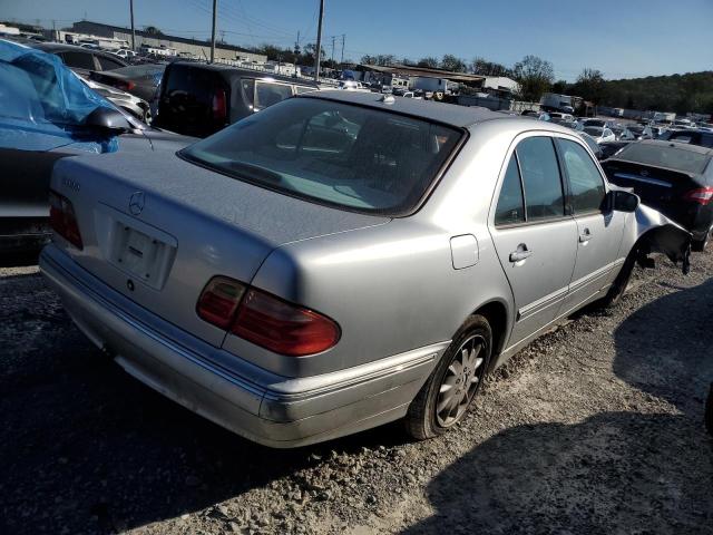 Photo 2 VIN: WDBJF65J11B294200 - MERCEDES-BENZ E 320 