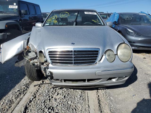 Photo 4 VIN: WDBJF65J11B294200 - MERCEDES-BENZ E 320 