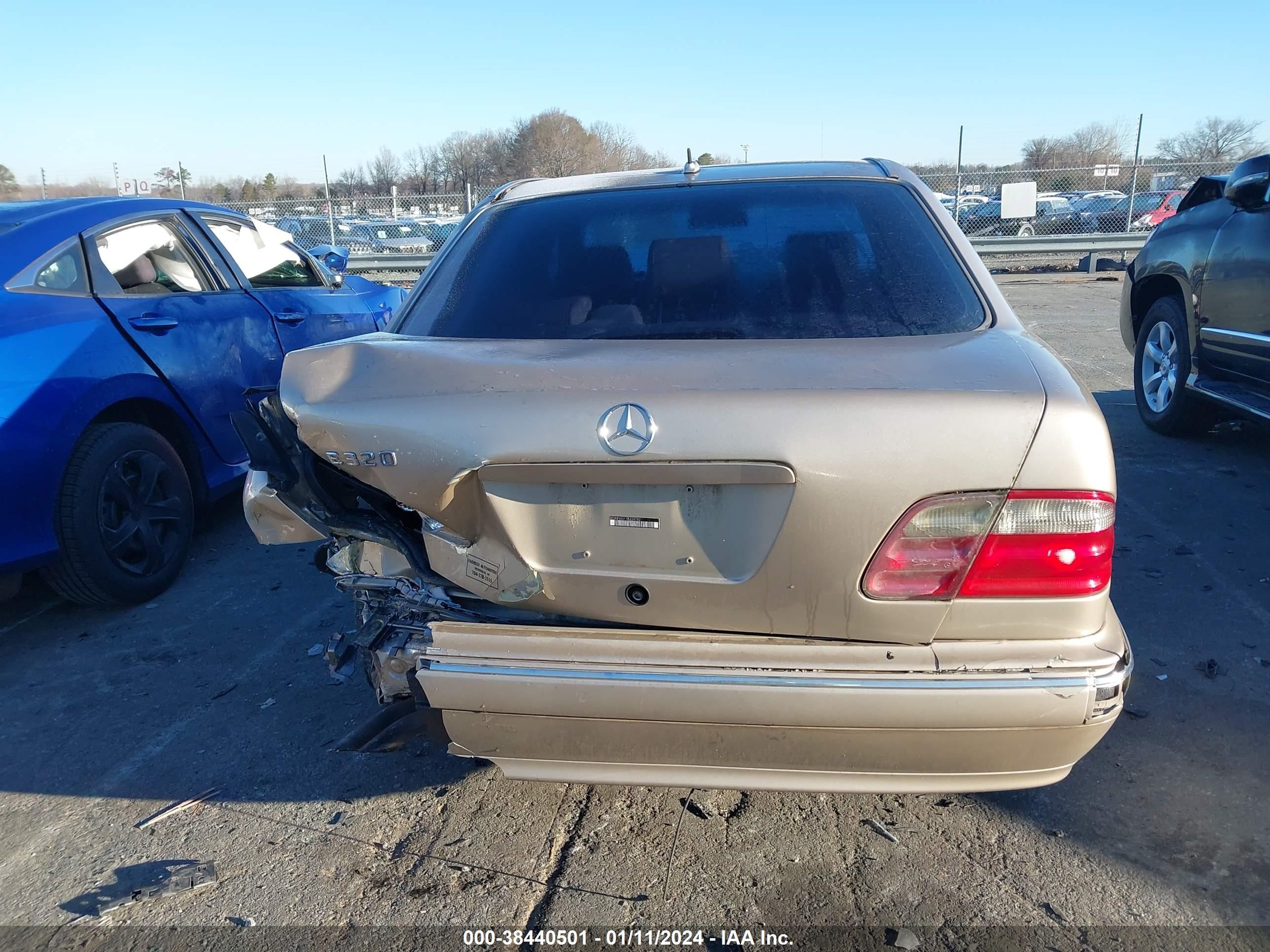 Photo 15 VIN: WDBJF65J11B339782 - MERCEDES-BENZ E-KLASSE 