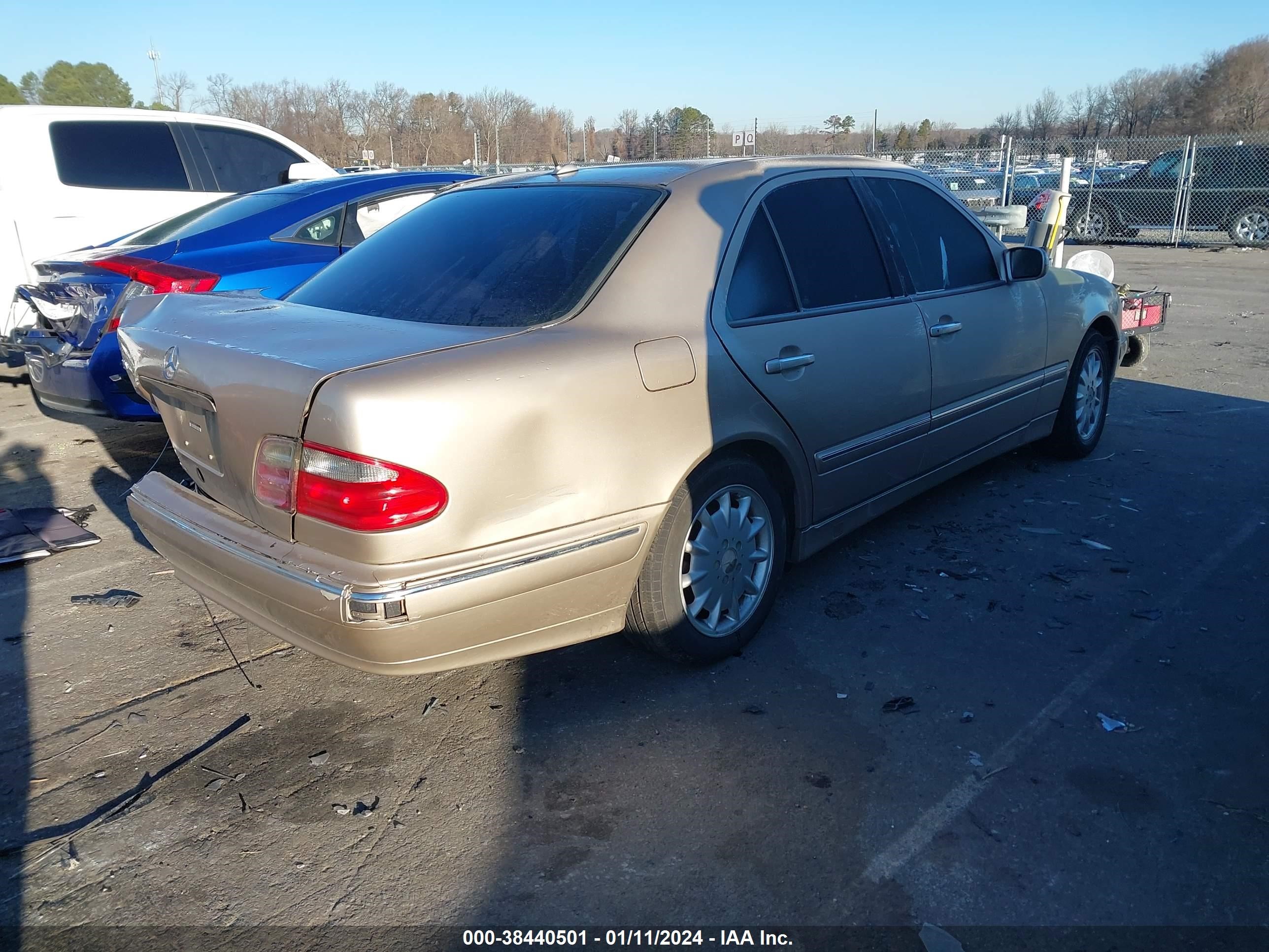 Photo 3 VIN: WDBJF65J11B339782 - MERCEDES-BENZ E-KLASSE 