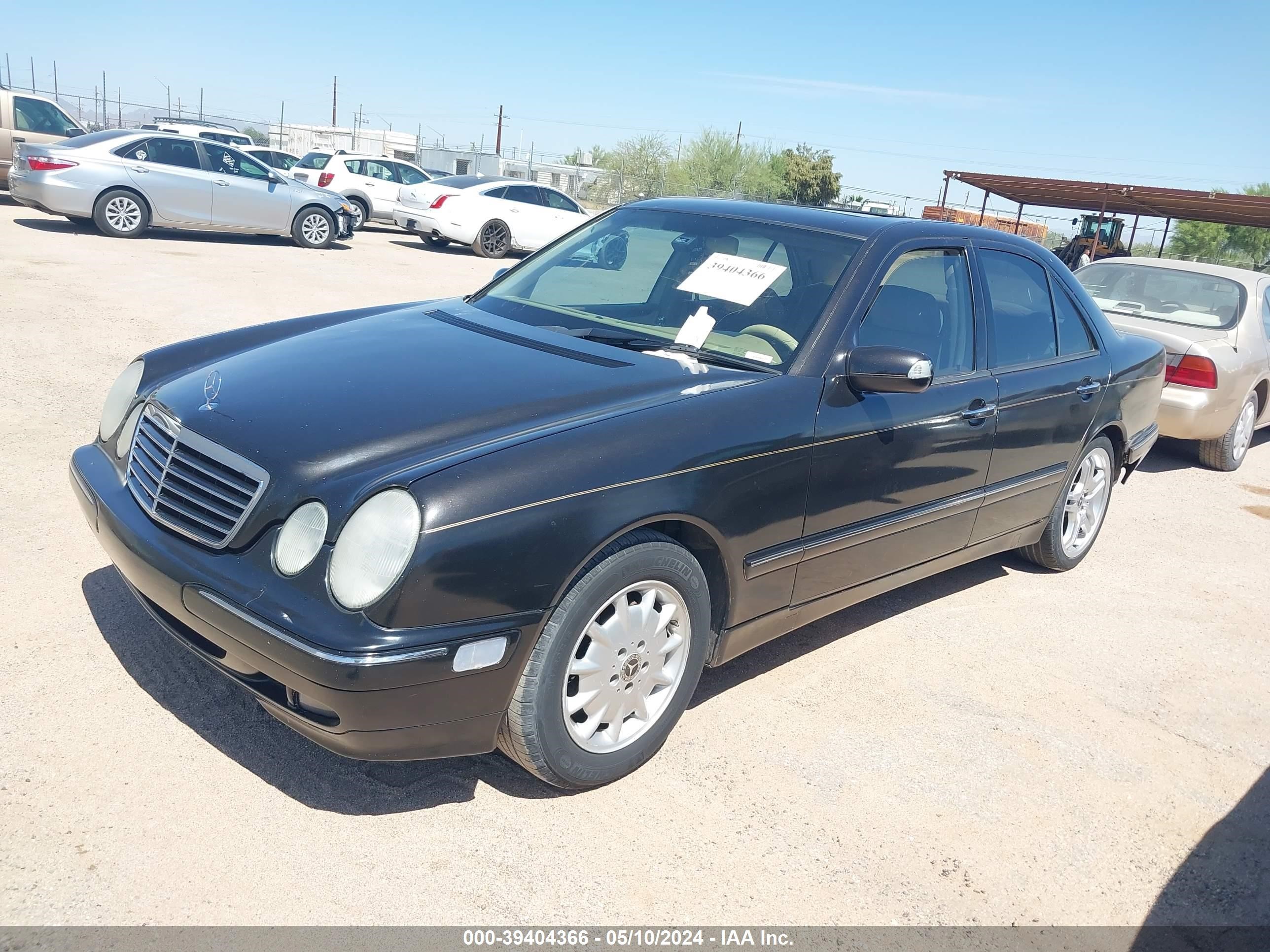 Photo 1 VIN: WDBJF65J1YB054042 - MERCEDES-BENZ NULL 