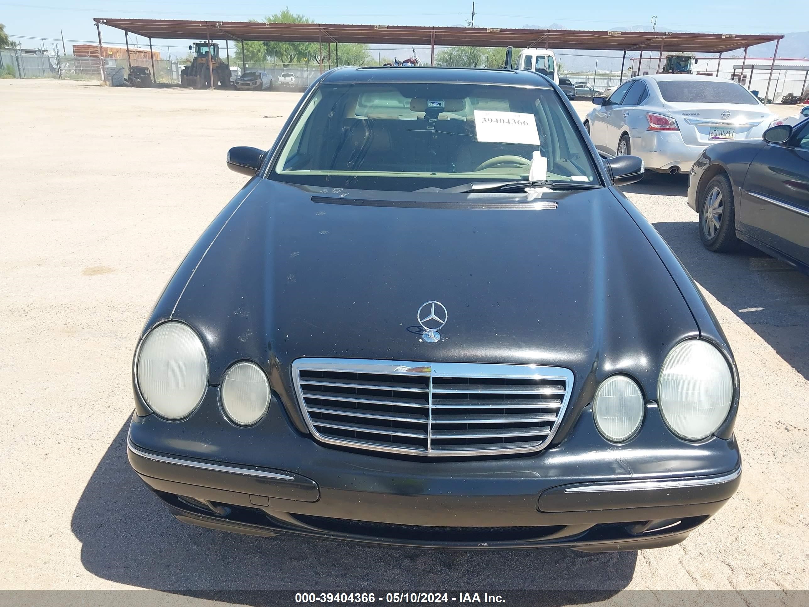 Photo 5 VIN: WDBJF65J1YB054042 - MERCEDES-BENZ NULL 