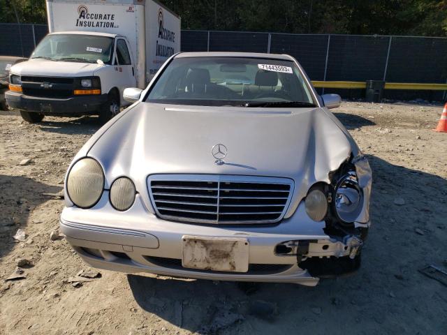 Photo 4 VIN: WDBJF65J21B180478 - MERCEDES-BENZ E 320 