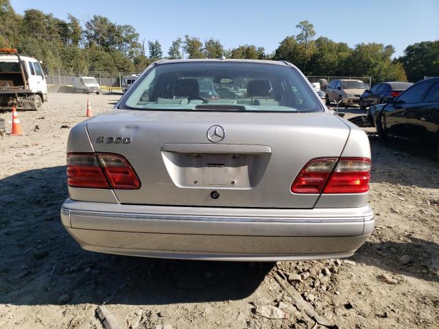 Photo 5 VIN: WDBJF65J21B180478 - MERCEDES-BENZ E 320 