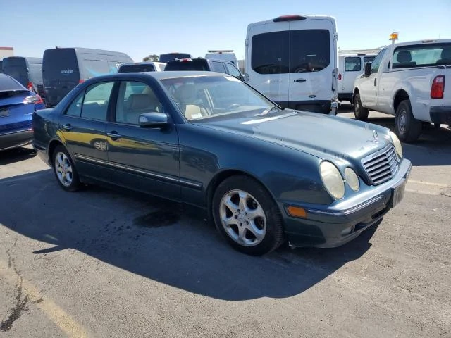 Photo 3 VIN: WDBJF65J22B449712 - MERCEDES-BENZ E 320 