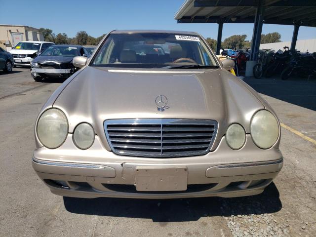 Photo 4 VIN: WDBJF65J2YB028842 - MERCEDES-BENZ E 320 