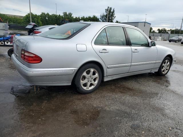 Photo 2 VIN: WDBJF65J32B447340 - MERCEDES-BENZ E 320 