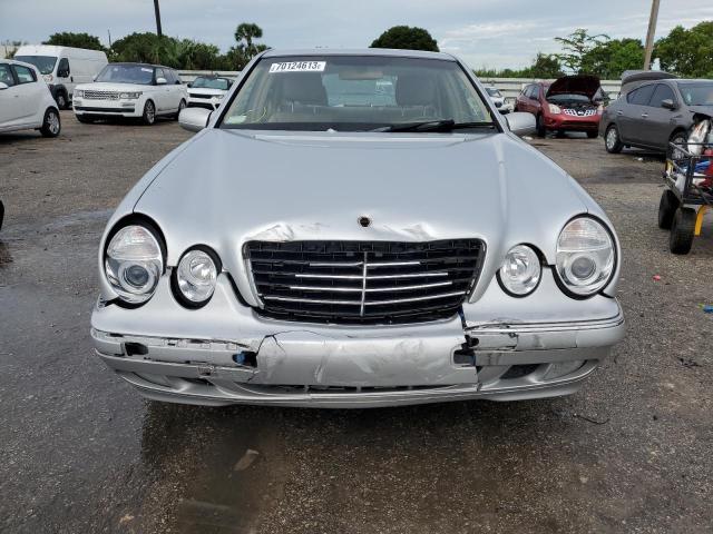 Photo 4 VIN: WDBJF65J32B447340 - MERCEDES-BENZ E 320 