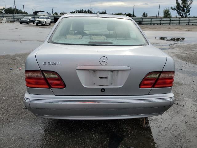 Photo 5 VIN: WDBJF65J32B447340 - MERCEDES-BENZ E 320 