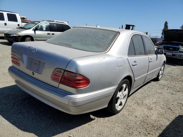 Photo 2 VIN: WDBJF65J32B497607 - MERCEDES-BENZ E 320 