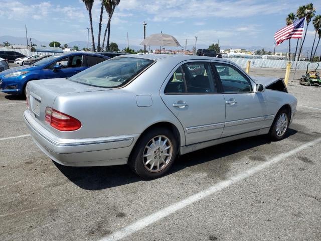 Photo 2 VIN: WDBJF65J3YB019826 - MERCEDES-BENZ E 320 