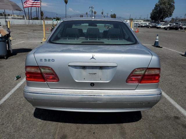 Photo 5 VIN: WDBJF65J3YB019826 - MERCEDES-BENZ E 320 