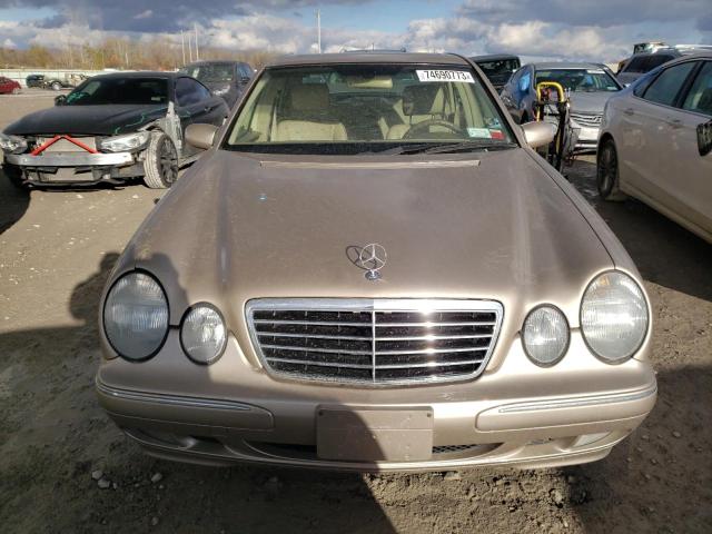 Photo 4 VIN: WDBJF65J3YB123927 - MERCEDES-BENZ E-CLASS 