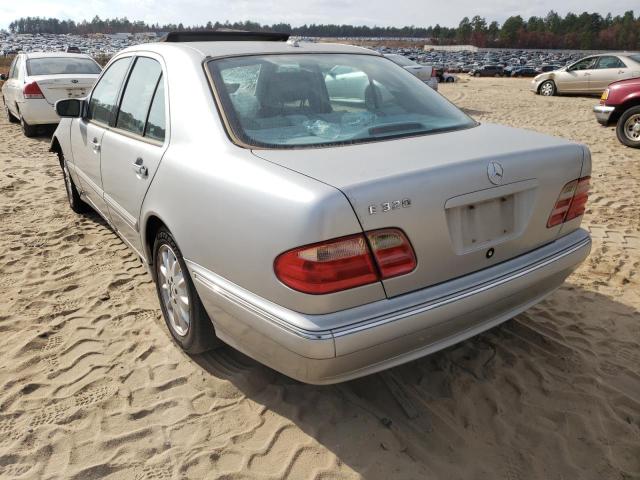 Photo 2 VIN: WDBJF65J3YB128237 - MERCEDES-BENZ E 320 