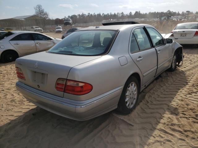 Photo 3 VIN: WDBJF65J3YB128237 - MERCEDES-BENZ E 320 