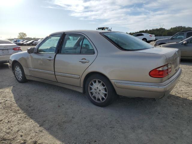 Photo 1 VIN: WDBJF65J3YB154689 - MERCEDES-BENZ E 320 