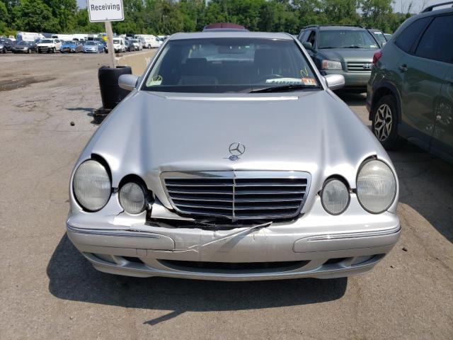 Photo 4 VIN: WDBJF65J3YB160654 - MERCEDES-BENZ E 320 