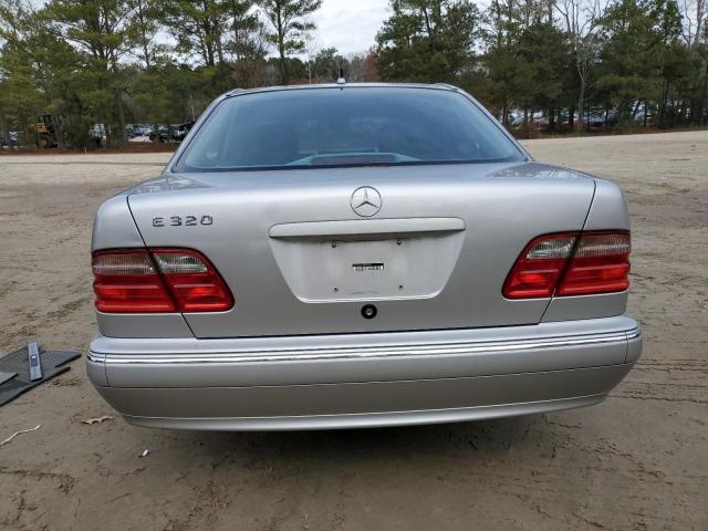 Photo 5 VIN: WDBJF65J42B436461 - MERCEDES-BENZ E-CLASS 