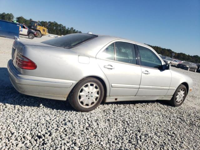 Photo 2 VIN: WDBJF65J4YA984233 - MERCEDES-BENZ E 320 