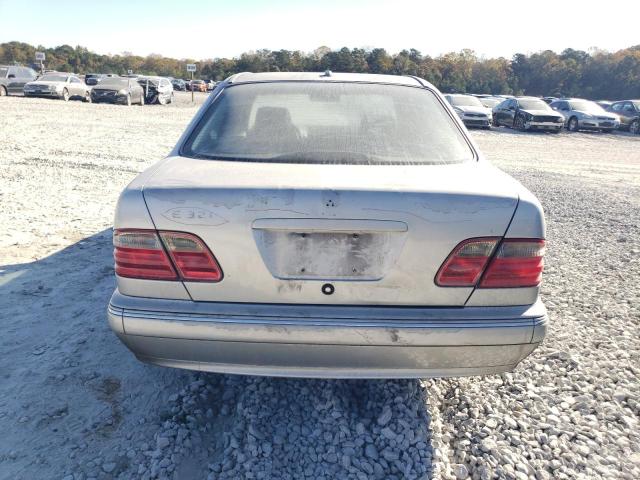 Photo 5 VIN: WDBJF65J4YA984233 - MERCEDES-BENZ E 320 