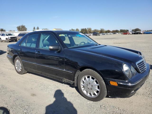 Photo 3 VIN: WDBJF65J4YB097144 - MERCEDES-BENZ E 320 