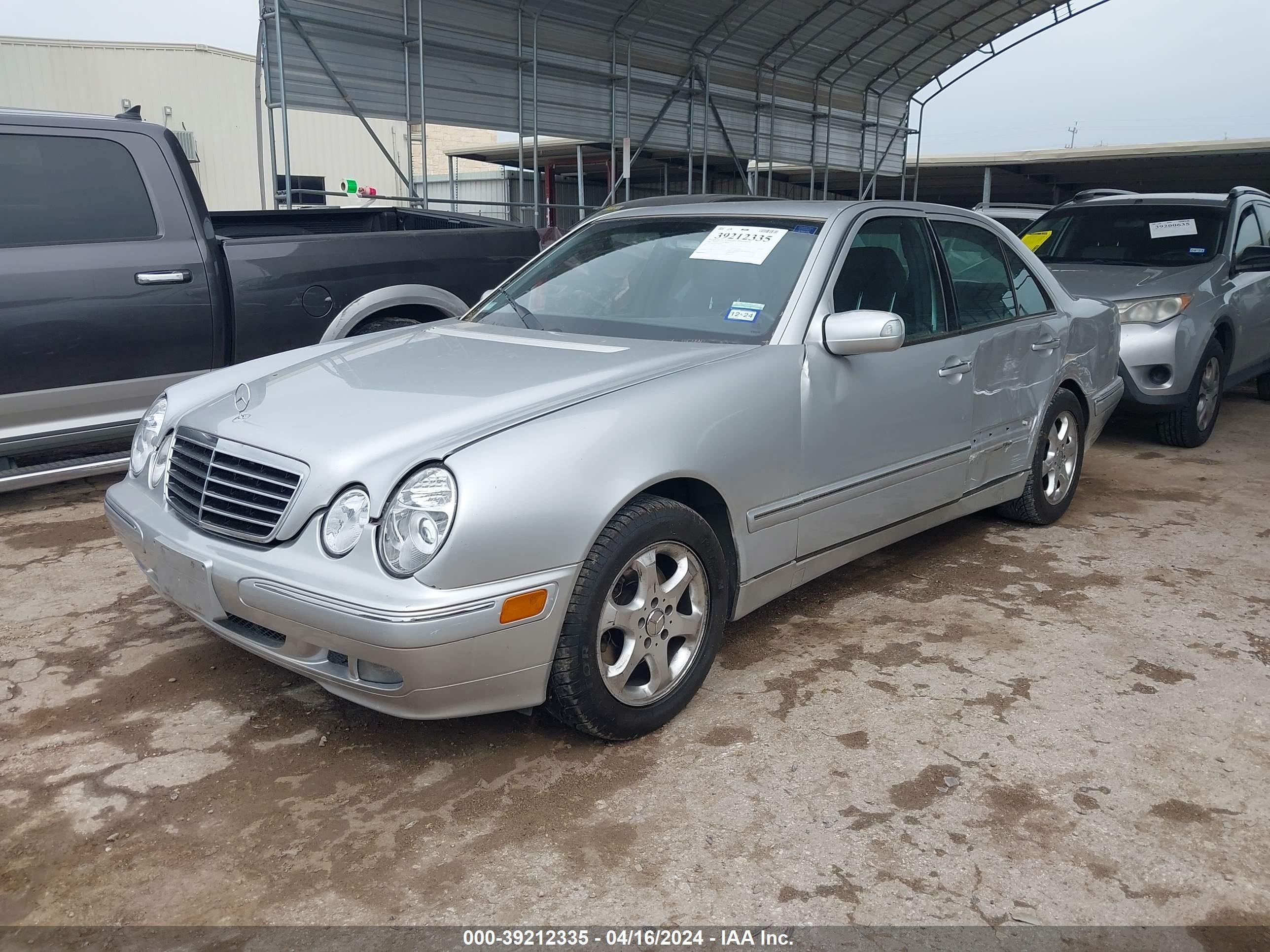 Photo 1 VIN: WDBJF65J52B463913 - MERCEDES-BENZ NULL 